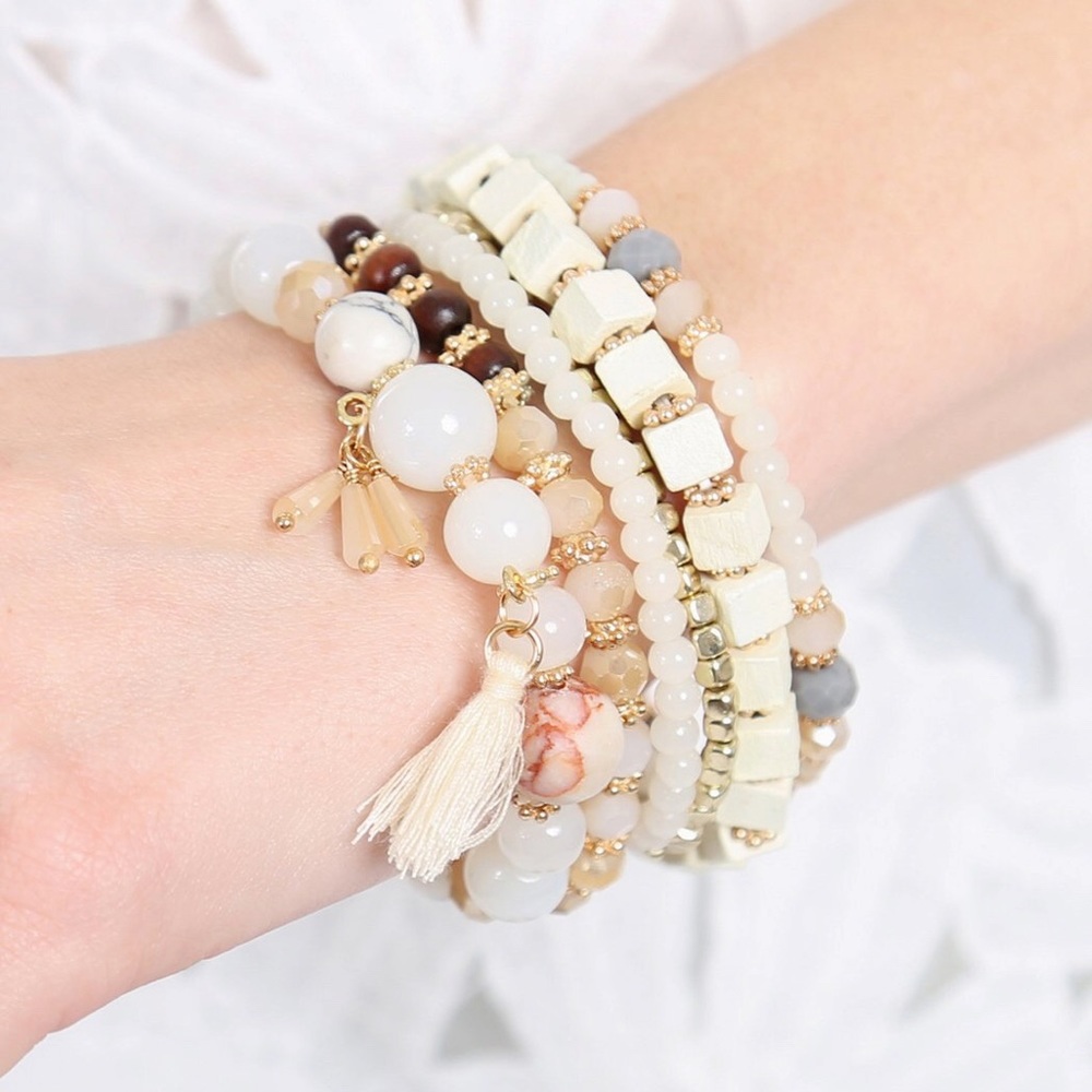 6  NATURAL STONE CRYSTAL & WOOD BOHO BRACELET - Picture 2 of 4